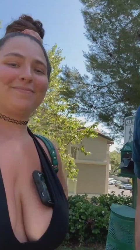 Ballbusting:He challenge her and failed