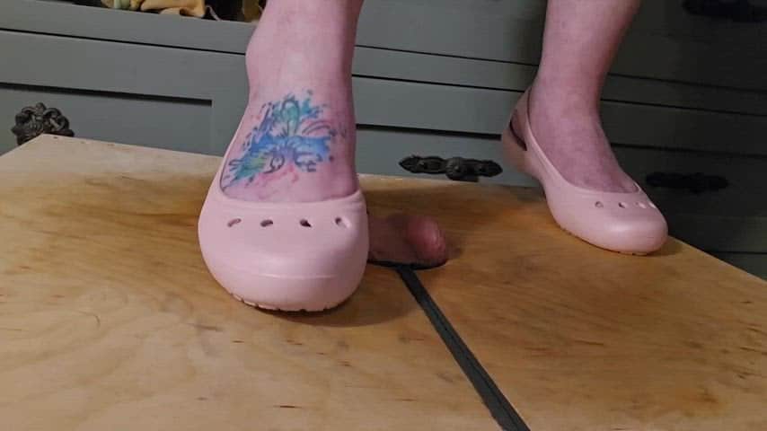Ballbusting:Two doms can’t get enough of stomping on cock and balls!