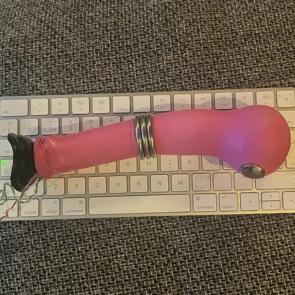 De nouveaux trucs de bricolage. Je vais me mettre ça dans le cul plus tard dans la journée. Souhaitez-moi bonne chance !
