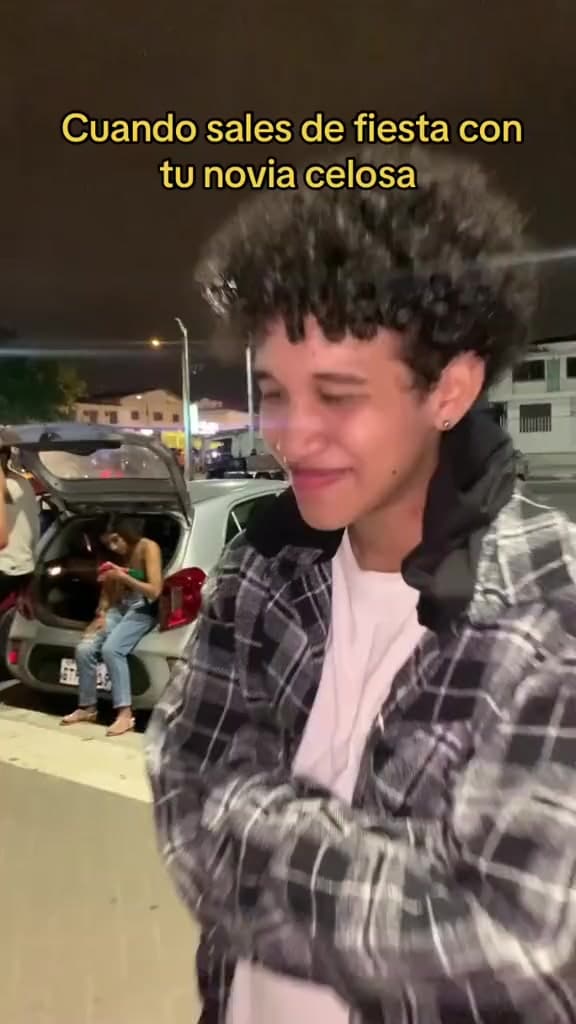 Tiktok (electro-cum): Lié